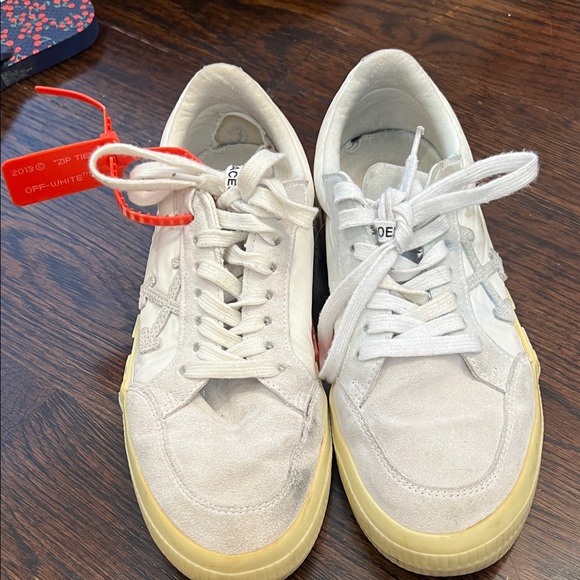 Off-White Sneakers with Red Accent and Cream Sole - Picture 1 of 7